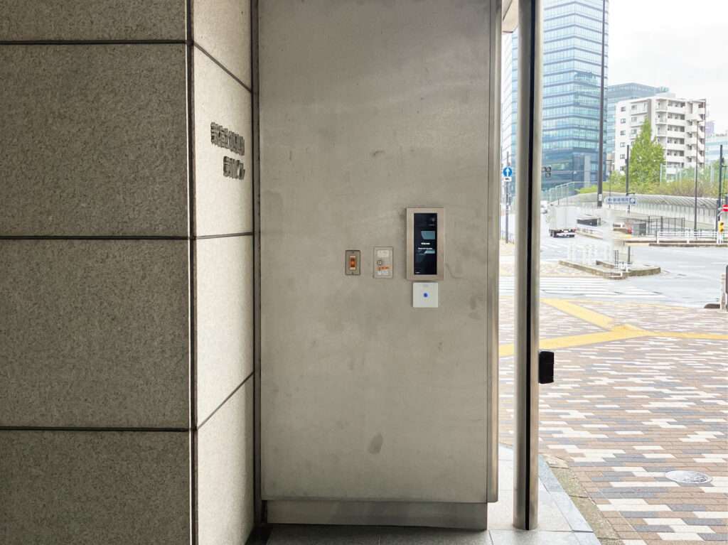 新宿区の看板屋・有限会社アクト企画・案内板(インフォメーションサイン・入口案内板)・施工事例(新宿三丁目)